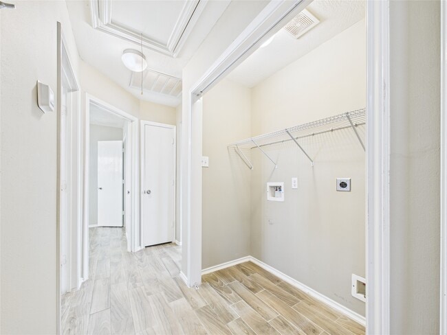 Building Photo - 3318 Field Manor Ln