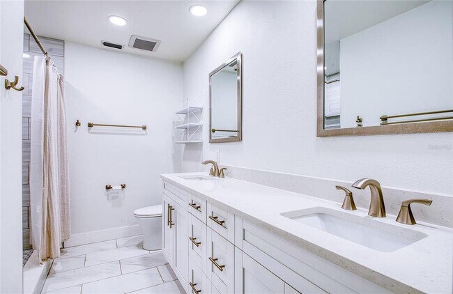 Building Photo - 2617 Bentley Dr