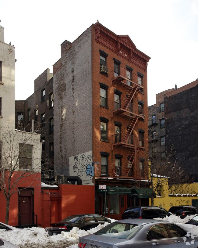 Exterior Photo - 80 Thompson St