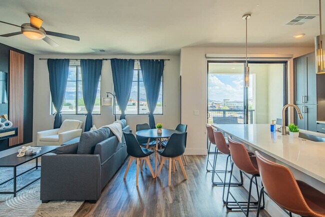 Building Photo - 15501 N Dial Blvd