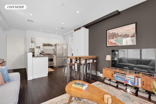 Building Photo - 314 12th St