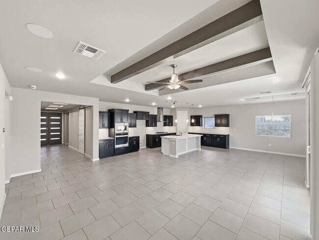 Building Photo - 14616 Tierra Burgos