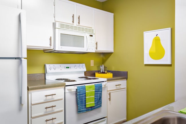 Kitchen - Gold Interior - Ashley Oaks Apartments
