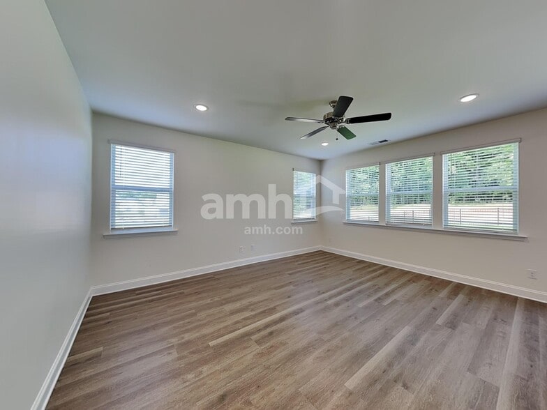 Building Photo - 6059 Rosemore Ln