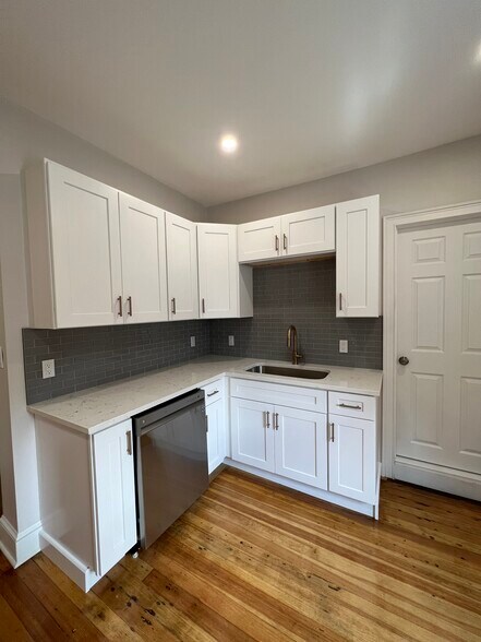 Building Photo - 108 Vinton St