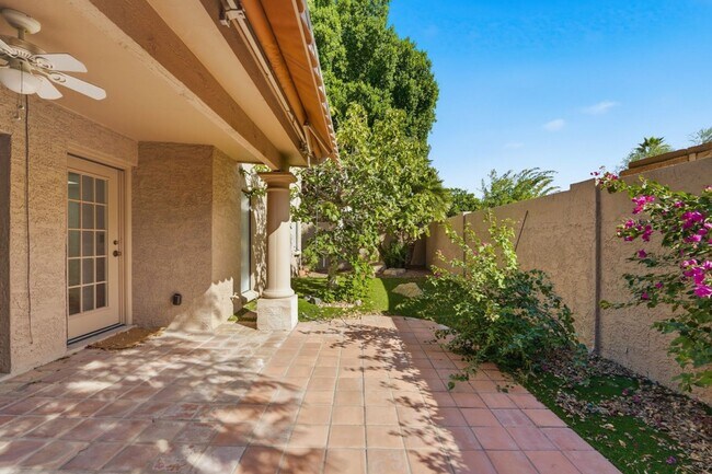 Building Photo - Welcome to this stunning 3-bedroom, 2-bathroom home in the heart of Scottsdale, AZ