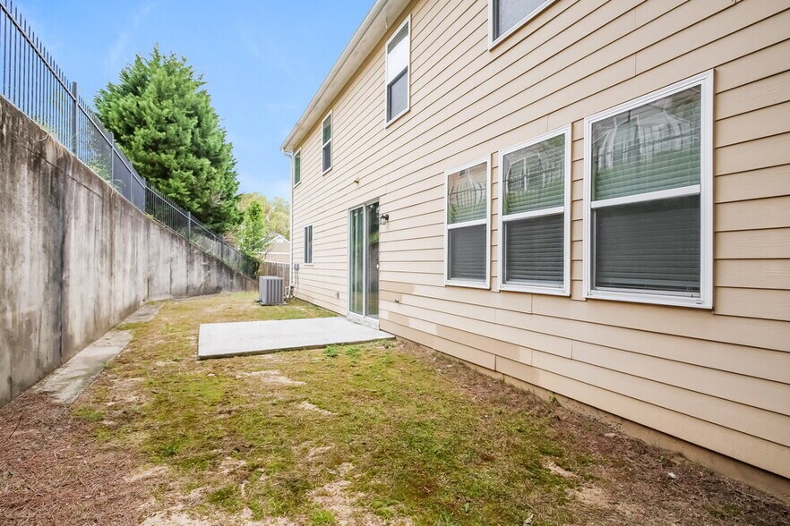 Building Photo - 315 Yellow Iris Rd SE