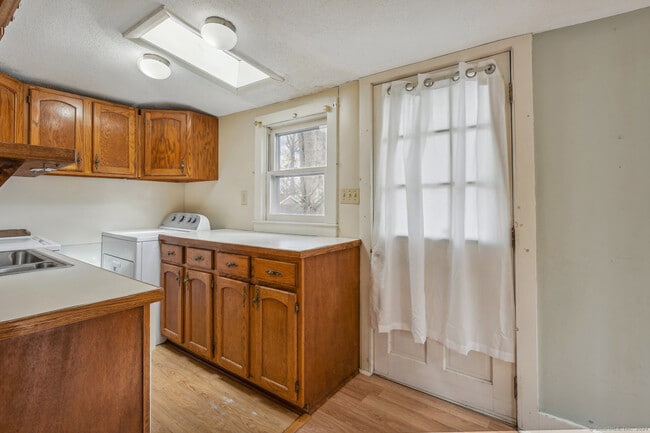 Building Photo - 34 Spring St