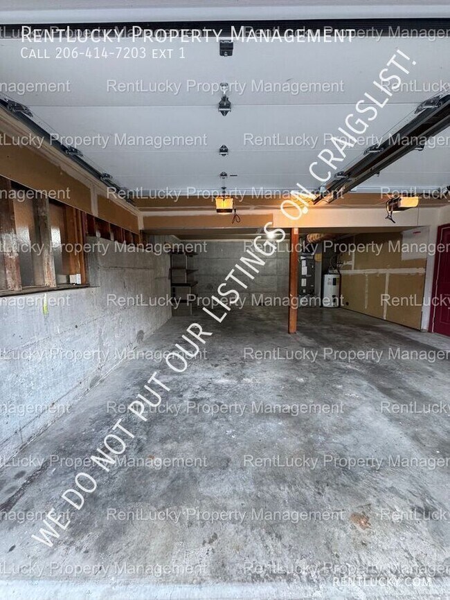 Building Photo - 6718 23rd Ave SW