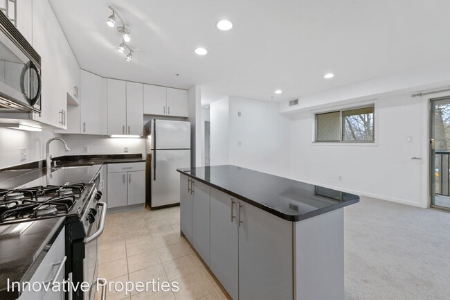 Building Photo - 2 br, 2 bath House - 1103 Primrose Court #302