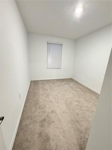 Building Photo - 1304 Drake Rdg Dr