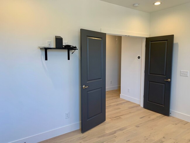 Building Photo - 4 Bed 3.5 Bath in Edgefield Home