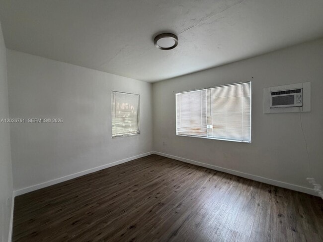 Building Photo - 541 SW 7th St