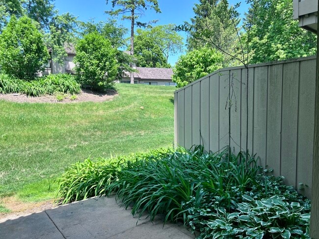 Building Photo - 78 Foxwood Ln