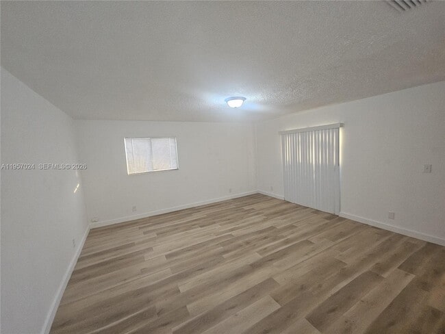 Building Photo - 253 San Remo Blvd