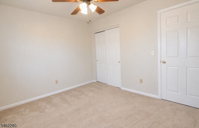 Building Photo - 911 Hawley Ct