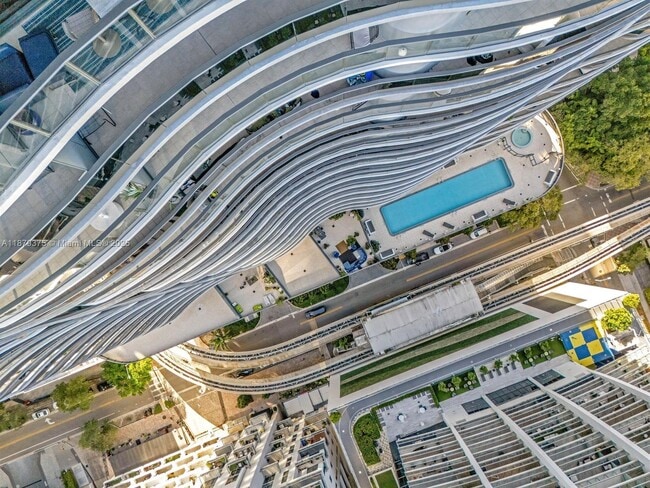 Building Photo - 1000 Brickell Plaza