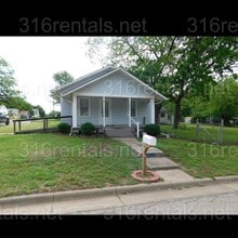 Building Photo - Cozy 2 bedroom home on corner lot!