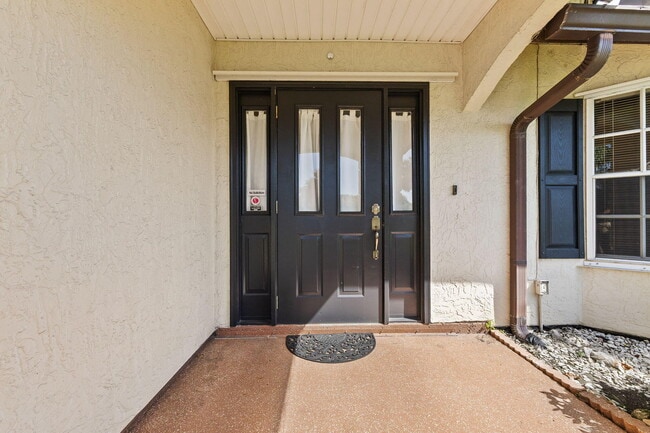 Building Photo - 1465 SE Westmoreland Blvd