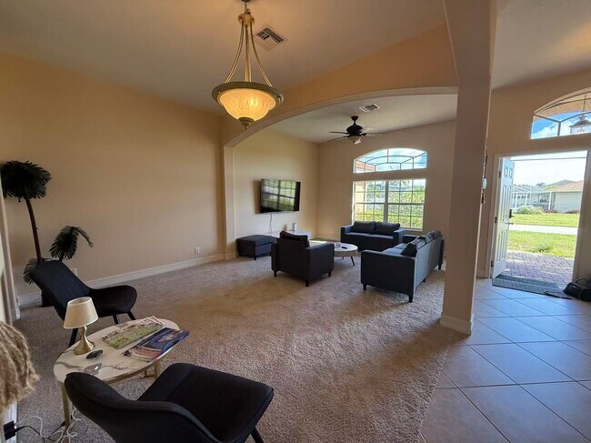 Building Photo - 409 SW 8th St