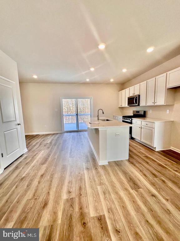 Building Photo - 102 Jonagold Dr