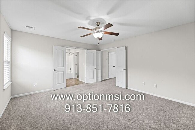 Building Photo - Beautifully Updated Liberty Home in a Prime Location!