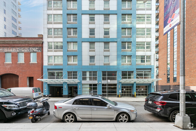 Building Photo - Vantage @ Purves