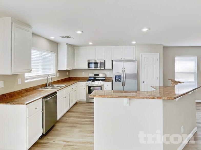 Building Photo - 8737 Dodds Canyon St