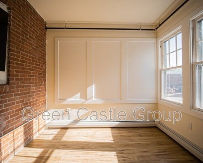 Building Photo - 28 S Williams St