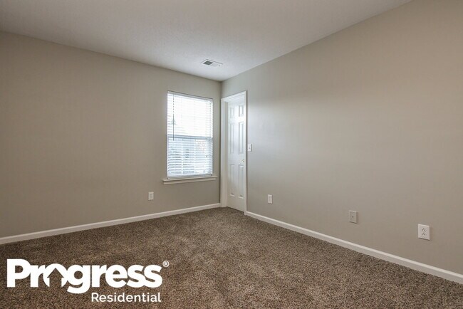 Building Photo - 504 Woodchase Green Dr