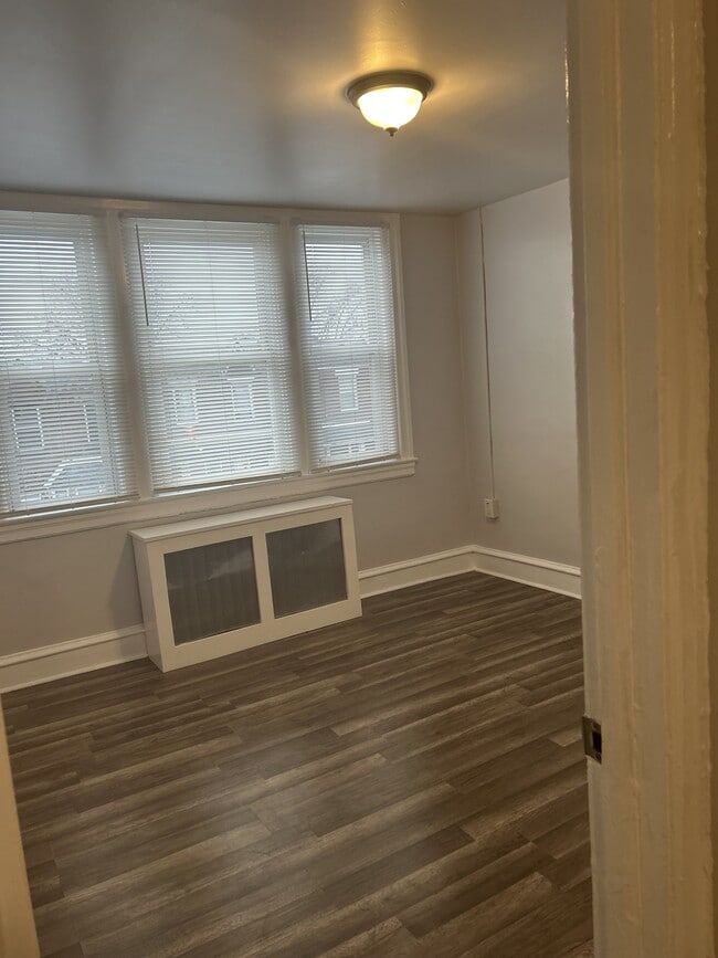 Building Photo - 4129 Greeby St