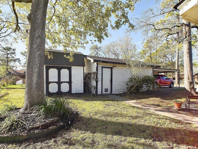 Building Photo - 2814 Balmorhea Ave