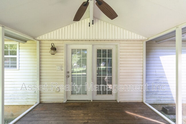 Building Photo - 7005 Buddy J Ln