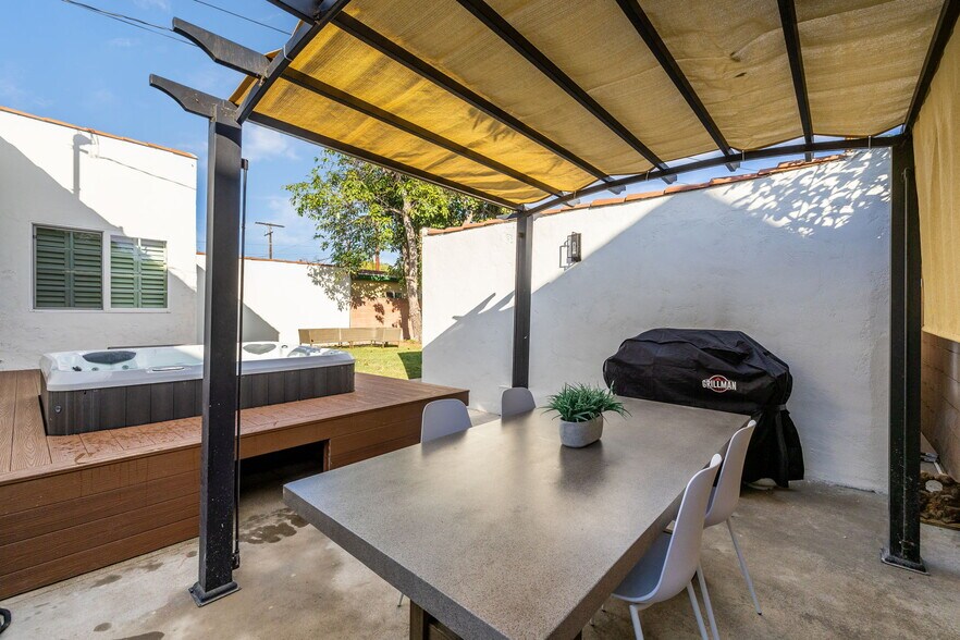 Building Photo - 3758 Gaviota Ave