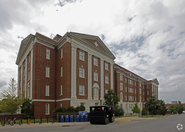Building Photo - Hank Ingram House