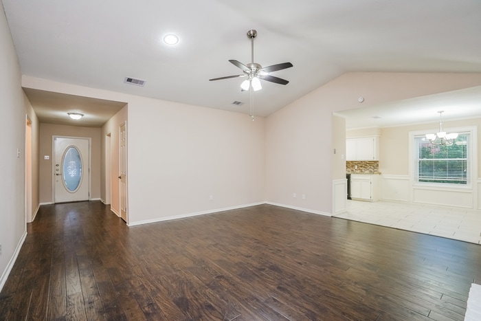 Building Photo - 152 Bastrop St