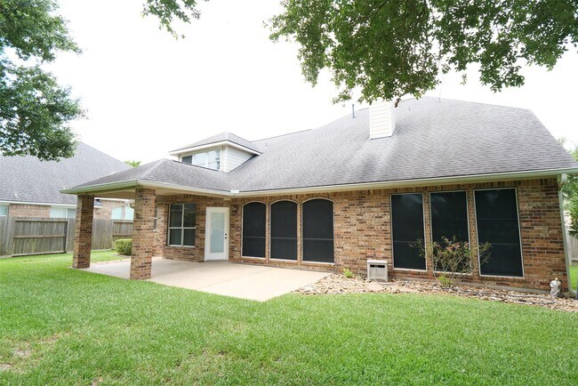 Building Photo - 22719 Sierra Lake Ct