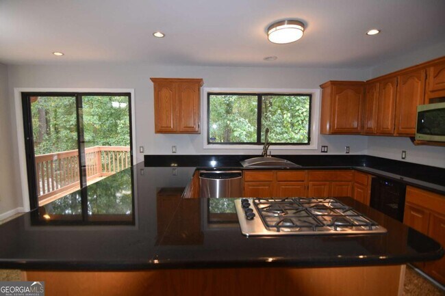 Building Photo - 3765 Cochran Lake Rd