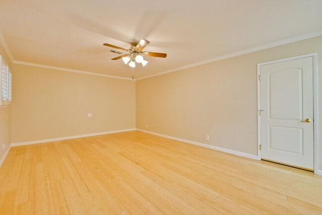 Building Photo - Stylish San Jose Home and Private Yard