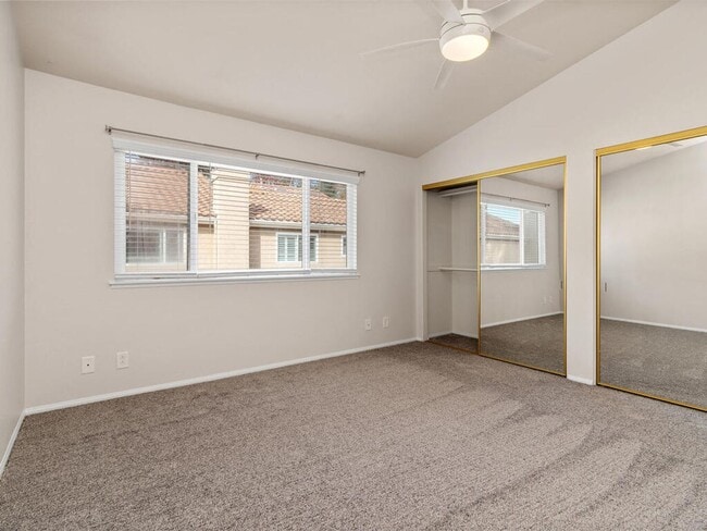 Building Photo - Desireable resort-lifestyle complex in the heart of La Costa!