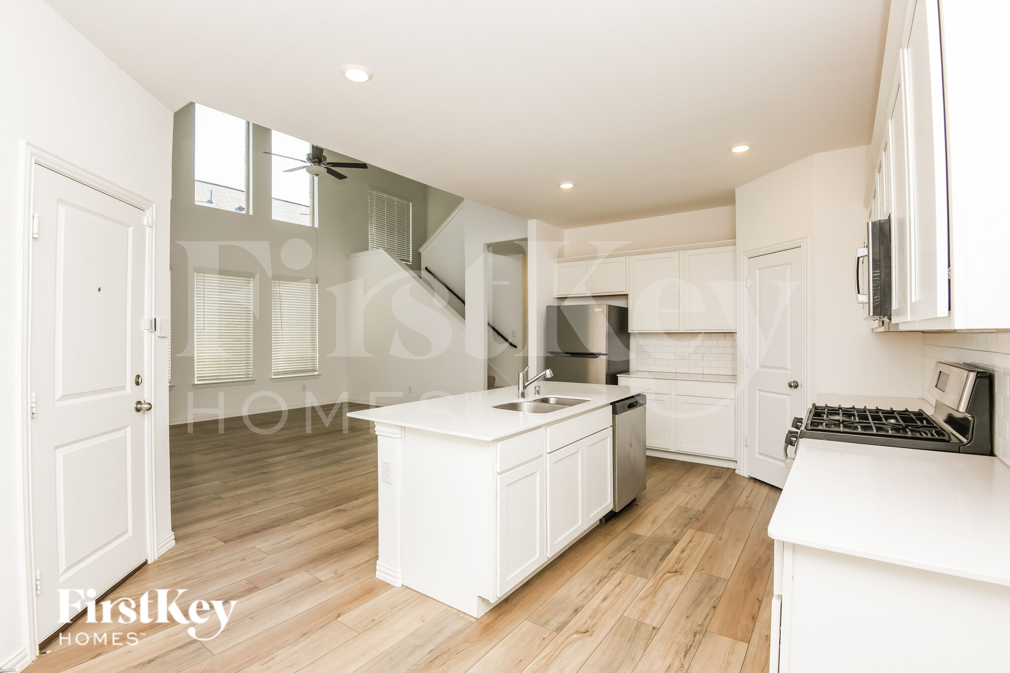 Building Photo - 2512 Northcote Dr