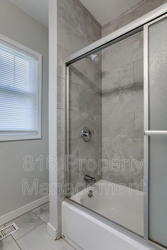 Building Photo - 2431 E 68th St