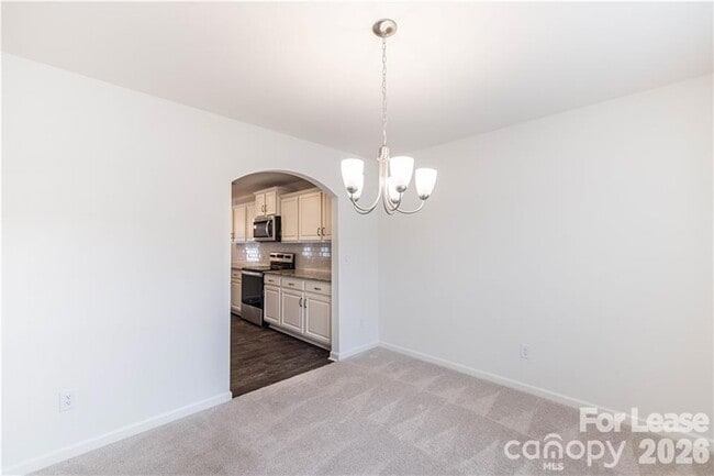 Building Photo - 824 Yorkshire Dr