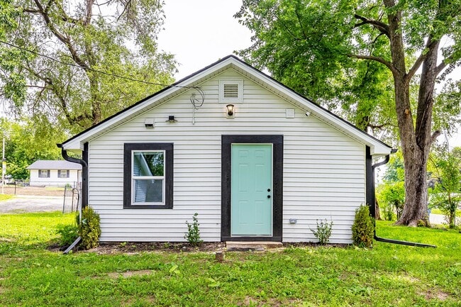 Building Photo - Newly Updated!! 3 Bedroom, 1 Bathroom Home in Des Moines!