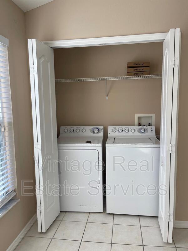 Building Photo - 1930 Grenville Ct