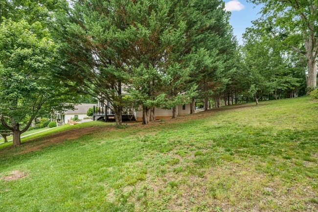 Building Photo - 52 Shady Oak Dr