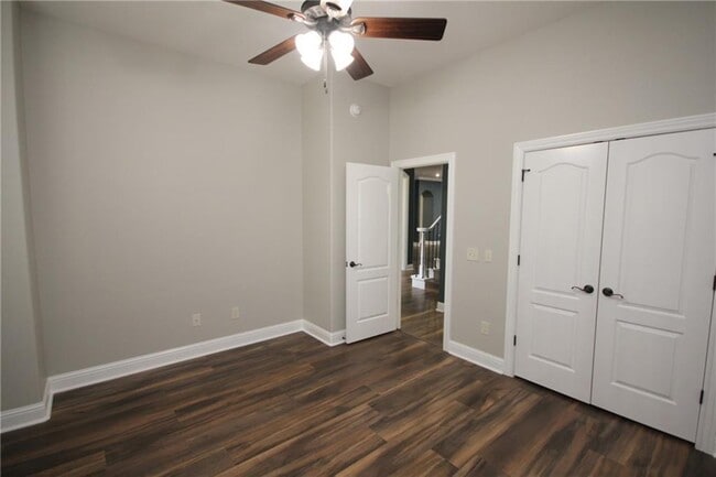 Building Photo - 610 Lyndal Ln