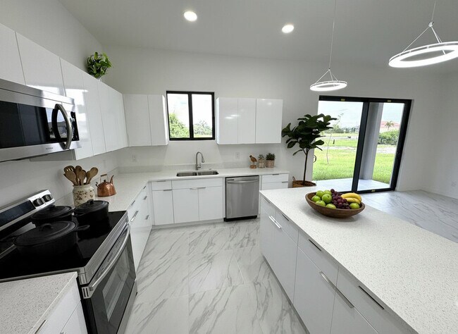 Building Photo - 1247 Kismet Pkwy