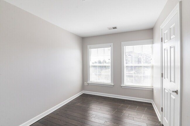 Building Photo - 15598 Avocet Loop