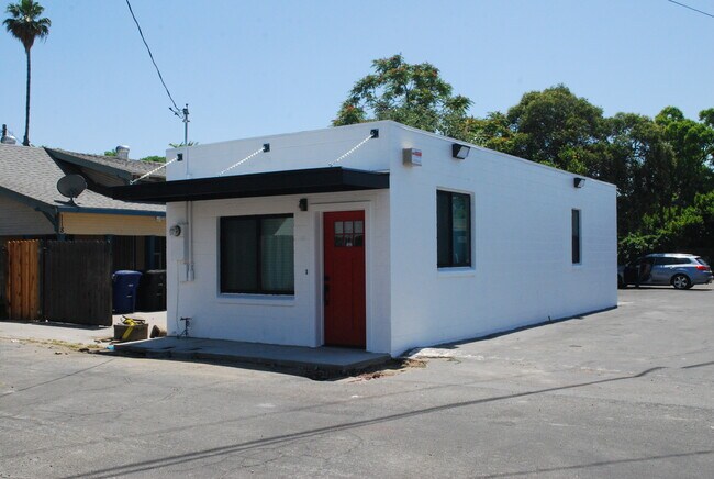 Primary Photo - 114 Baker Way
